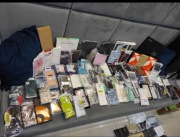 Ogromna paczka etui, szkła ochronne, prawie 100 szt