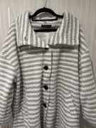 Narzutka płaszcz białoszara baranek bukla oversize uni M-XXL O la Voga