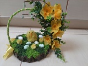 Stroik Wielkanocny na plastrze drewna(rękodzieło)wymiary śred.19cm wys.24