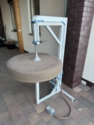 Prasa tapicerska do paneli siedzisk