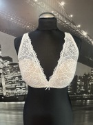 Biały biustonosz koronkowy esmara 80C