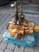 Rozdzielacz koparko ładowarka catapiler