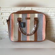 Letnia torba na laptopa i dokumenty