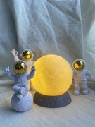 Lampka Kosmonauci Astronauci z figurkami prezent