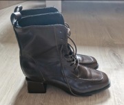 Botki na słupku wiazane rozm 39 dl wkladki 24.5cm