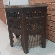 Antyczny stolik drewniany