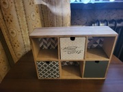 Szafeczka drewniana z półkami