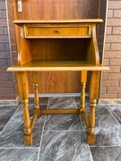 Dębowa komódka z szufladą – elegancka i funkcjonalna