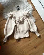 Sweter H&M kremowy XS ecru S falbanki bufiaste rękawy ciepły gruby żabot 