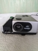 Projektor slajdów Braun Novomat E-130 z autofokusem.