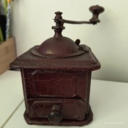 Młynek zabytkowy, dekoracja