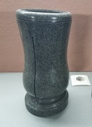 Masywny wazon na nagrobek