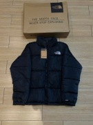 Kurtka The North Face 1996 Retro Nuptse w kolorze czarnym Rozmiar L 