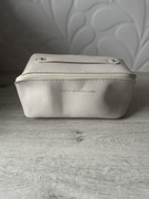 Nowa kosmetyczka ładna i pojemna 