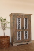 komoda kolonialna wysoka drewniana chic postarzana witryna