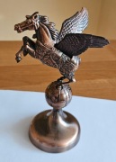 Unikatowy posażek (zapalniczka) Pegas