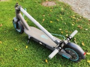 Zadbana hulajnoga elektryczna Motus sport 10" 15Ah