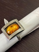 Pierścionek srebrny z bursztynem