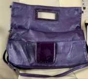 Lakierowana fioletowa torebka