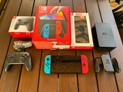 Nintendo Switch OLED + Pro Controller + Etui