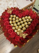 Bukiet jadalny z ferrero i rozami mydlanymi prezent na urodziny 18stke