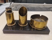 Zestaw gabinetowy dla palacza zrobiony z łusek mosiężnych militaria