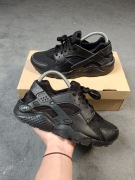 Nowe męskie buty Nike Huarache Run czarne sneakersy rozmiar 40eu(25cm)
