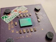 Sprawny AMD Duron 800MHz Pencil Mod 