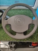 Kierowca renault z poduszką powietrzną 