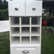 Półka na wino w stylu prowansalskim