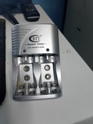 Ładowarka do baterii AA oraz AAA oraz 9V DC