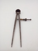 Stary cyrkiel traserski 