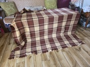 Narzuta na kanapę i okrycia na fotel w kolorze brązowym wzór krata