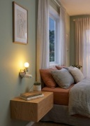 Lampka w kolorze żółtym.