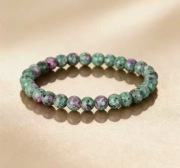 Bransoletka z zielono-fioletowym motywem 