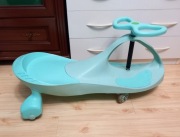 Jeździk grawitacyjny ARTEMIS Pojazd dla dziecka Świecące kółka LED 80 kg   