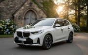 Samochód do ślubu BMW X3, podświetlenie Iconic Glow, rocznik 2025 Kraków