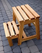 Stołek z litego dębu, olej mineralny wykończenie.