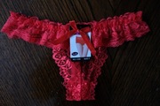 Kup 3 rzeczy zapłać za 2, czerwone stringi majtki xs 34