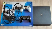 Konsola PS 4 Pro 1 TB Czarna + 2 pady + SSD 256GB + gra do wyboru