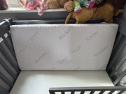 Łóżeczko dziecięce z materacem i pokrowcami