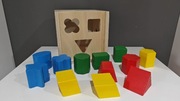 SORTER DREWNO DREWNIANA KOSTKA EDUKACYJNA Z KLOCKAMI KSZTAŁTY FIGURY.
