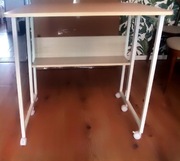 Biurko składane Fiutazge na kółkach, z regałem