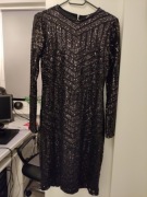 Sprzedam sukienkę z cekinami