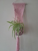 Kwietnik na ścianę makrama