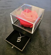 Róża z naszyjnikiem ! idealny na prezent! Walentynki!