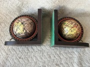 Drewniane podpórki do książek - GLOBUSY - vintage/retro