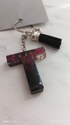 Brelok litera T zawieszka imiennik żywica epoksydowa suszone kwiaty roz