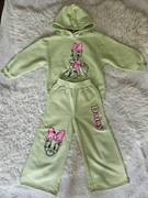 Reserved dres daisy jeansy spodnie dresowe jak nowe  r. 128