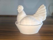 "Druk 3D – Kura na gniazdku | Ozdobny pojemnik